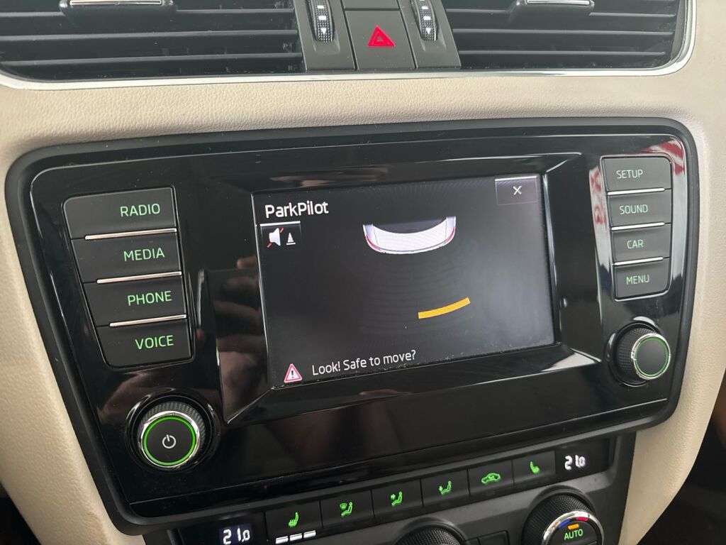 Skoda Octavia 2015 Sininen