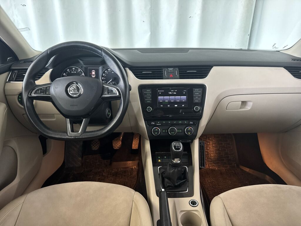 Skoda Octavia 2015 Sininen