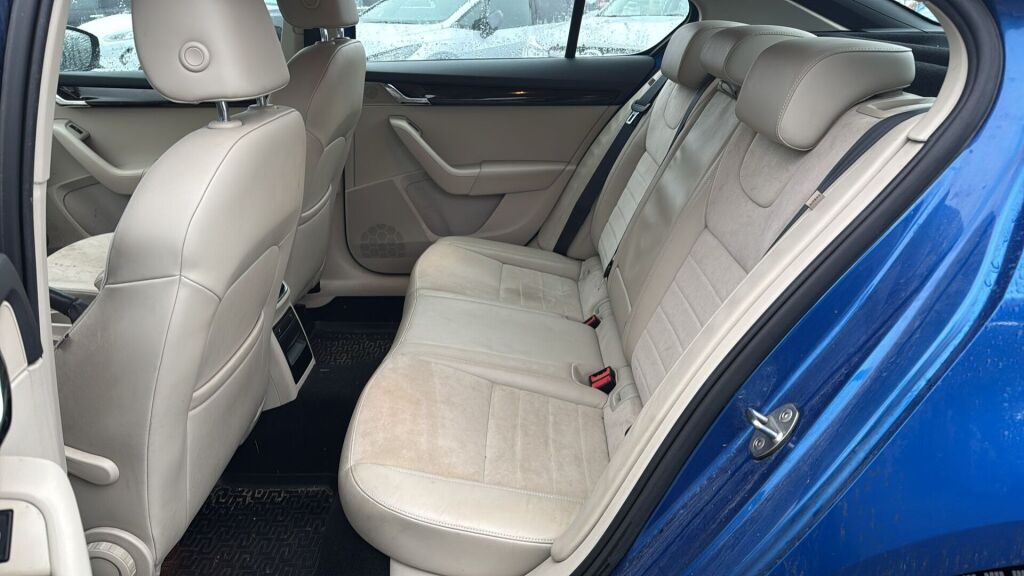 Skoda Octavia 2015 Sininen