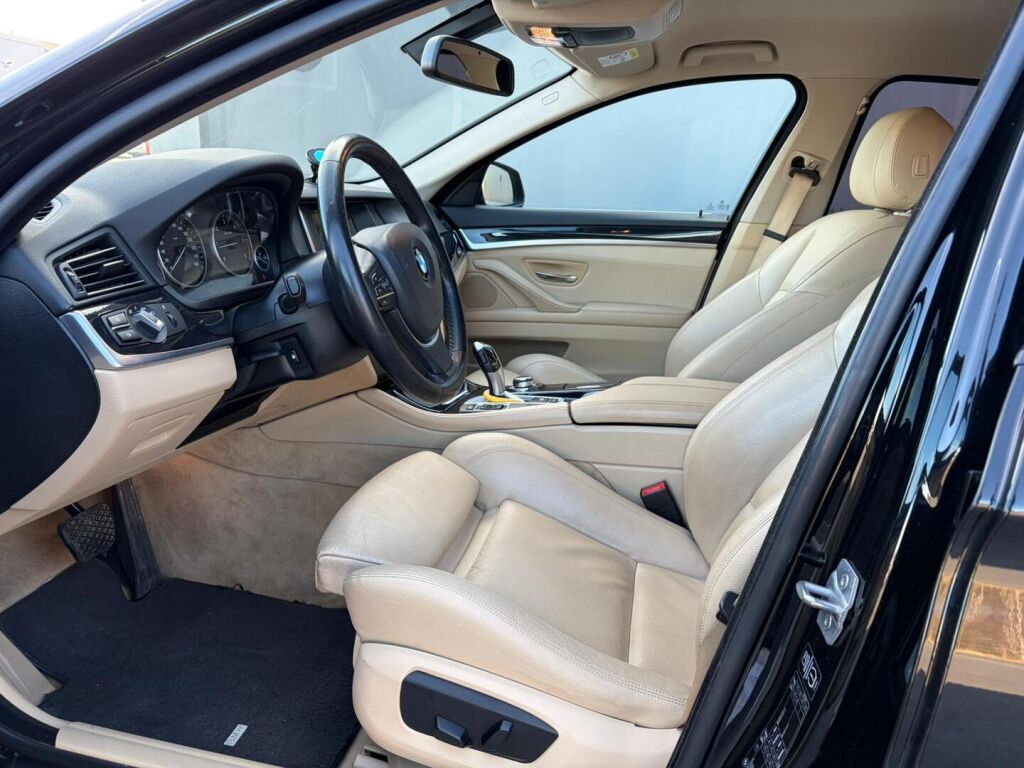 BMW 520 2014 Musta