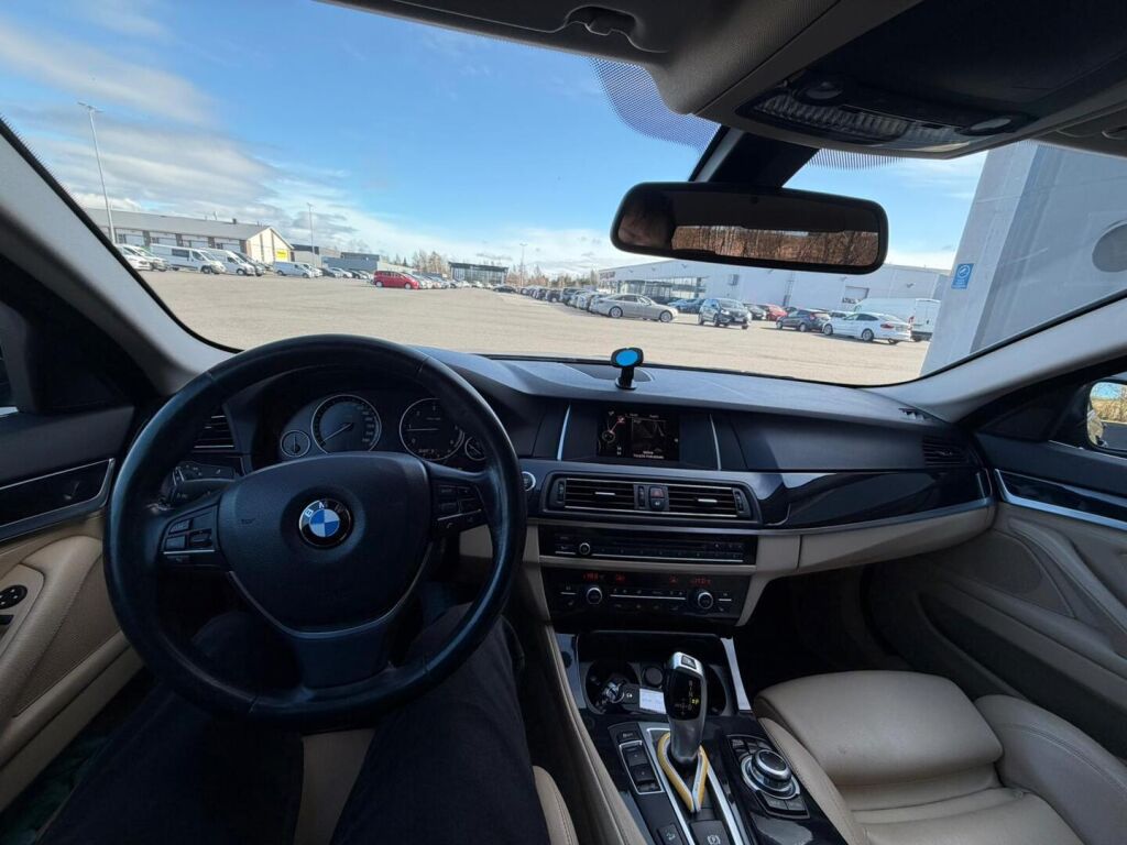 BMW 520 2014 Musta