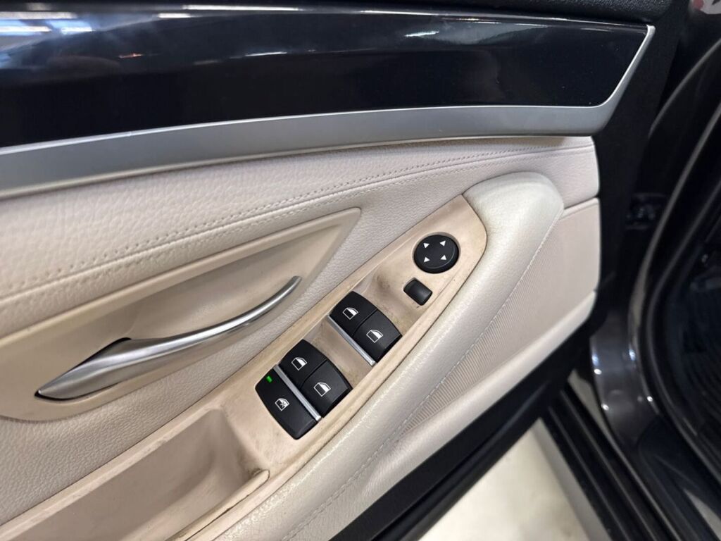 BMW 520 2015 Ruskea (beige)