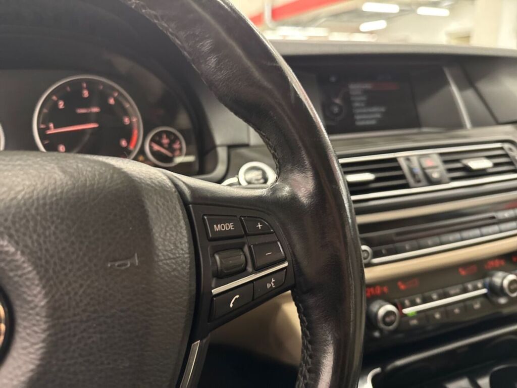 BMW 520 2015 Ruskea (beige)