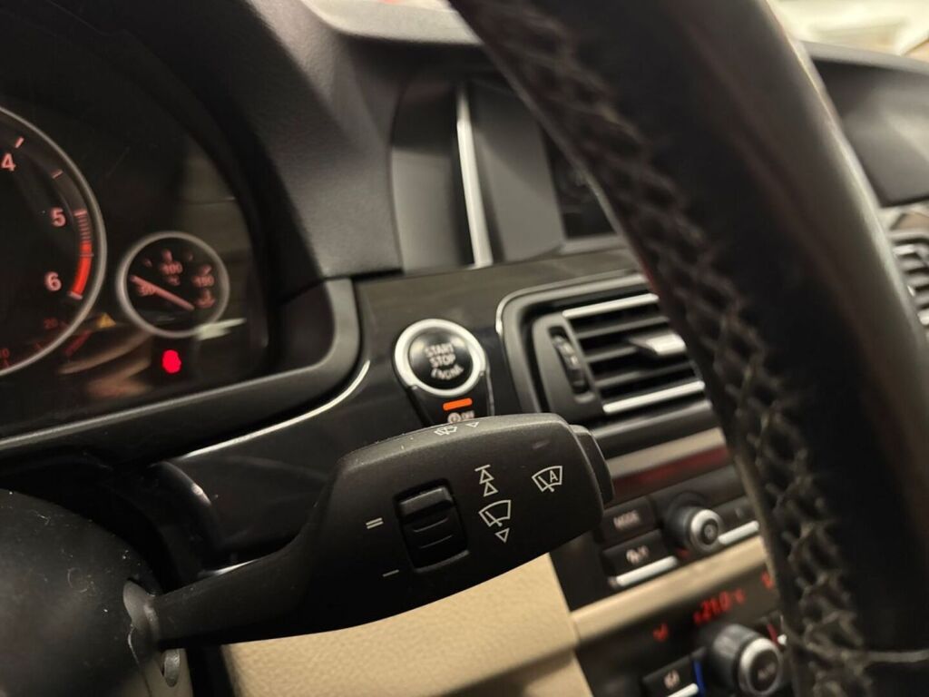 BMW 520 2015 Ruskea (beige)