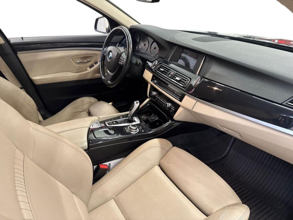 BMW 520 2015 Ruskea (beige)