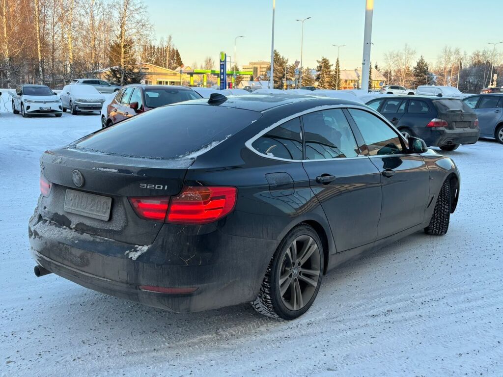 BMW 320 Gran Turismo 2014 Musta