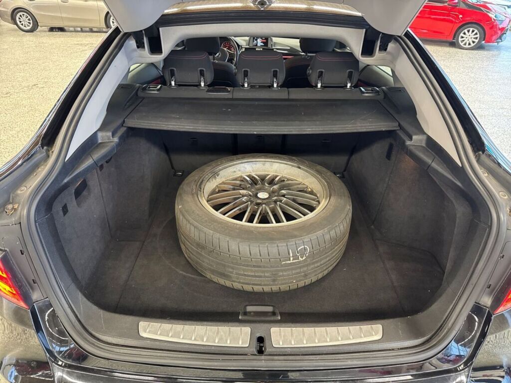 BMW 320 Gran Turismo 2014 Musta