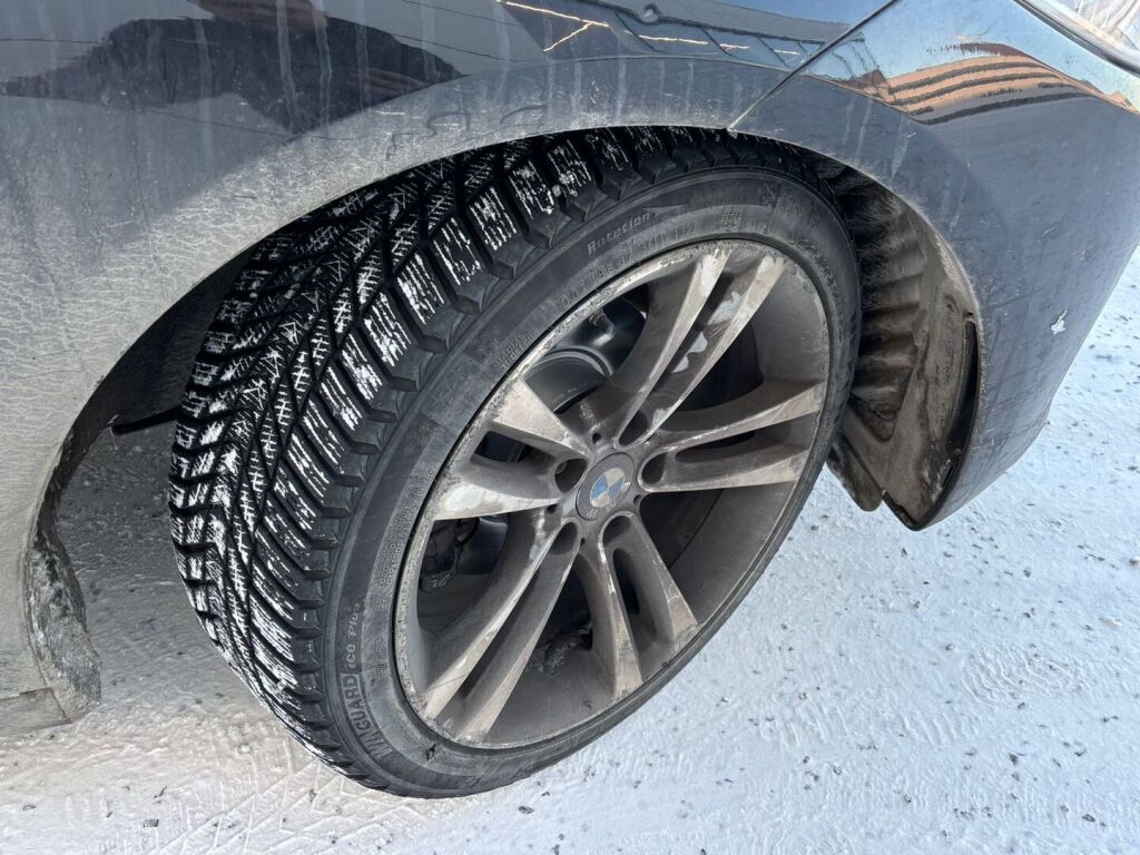 BMW 320 Gran Turismo 2014 Musta