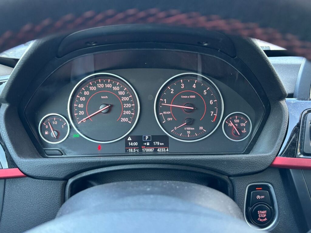 BMW 320 Gran Turismo 2014 Musta