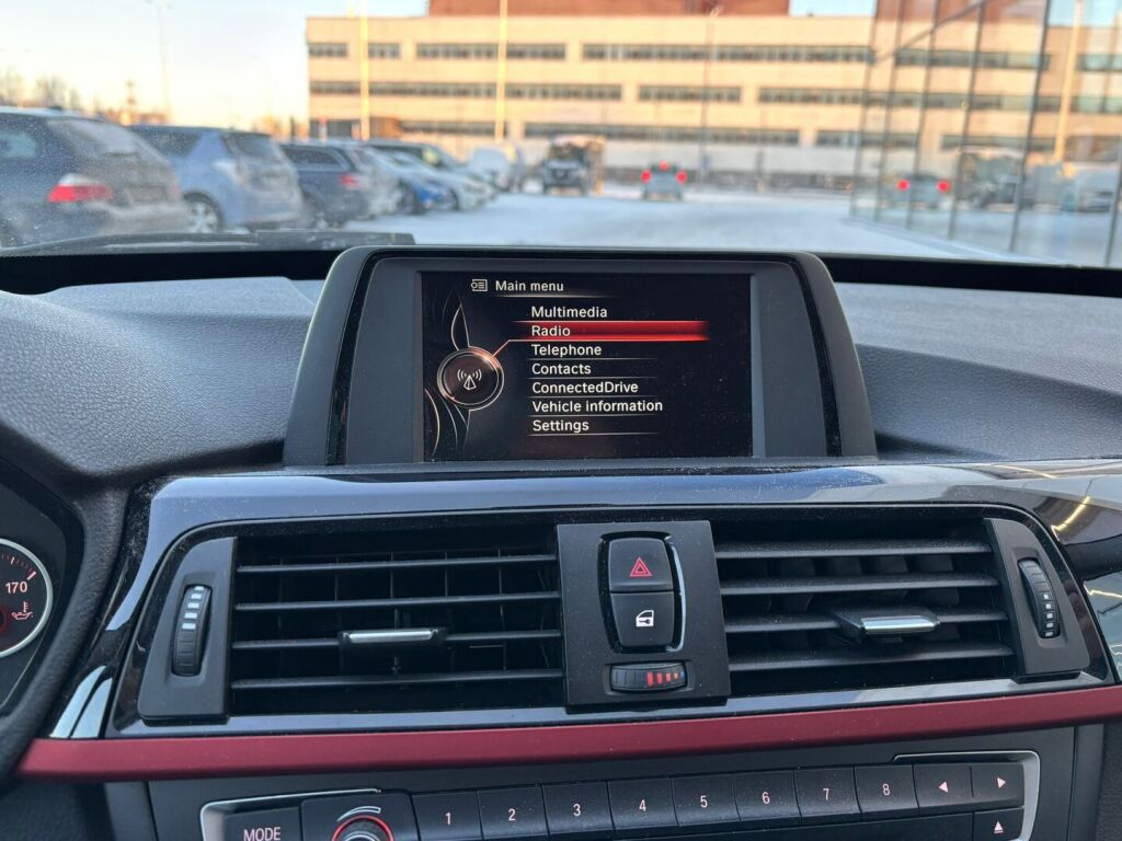 BMW 320 Gran Turismo 2014 Musta