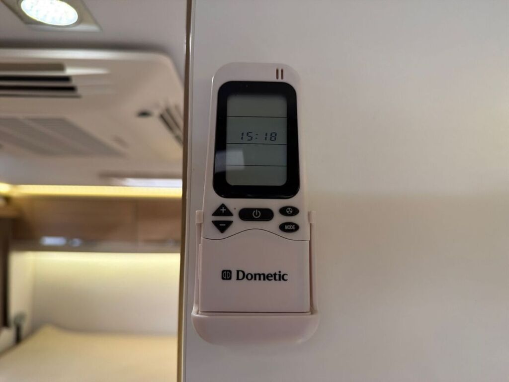 Adria Matrix 2015 Valkoinen