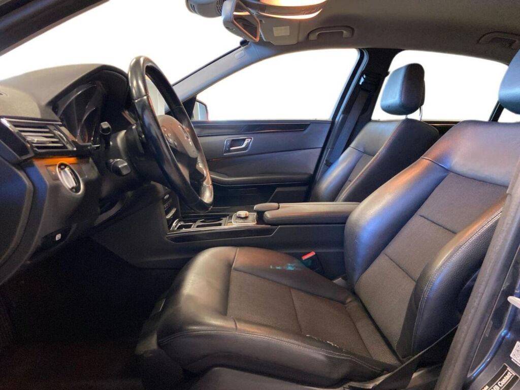 Mercedes-Benz E 2011 Harmaa