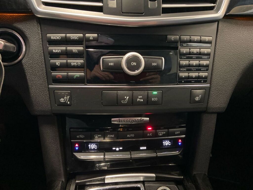 Mercedes-Benz E 2011 Harmaa