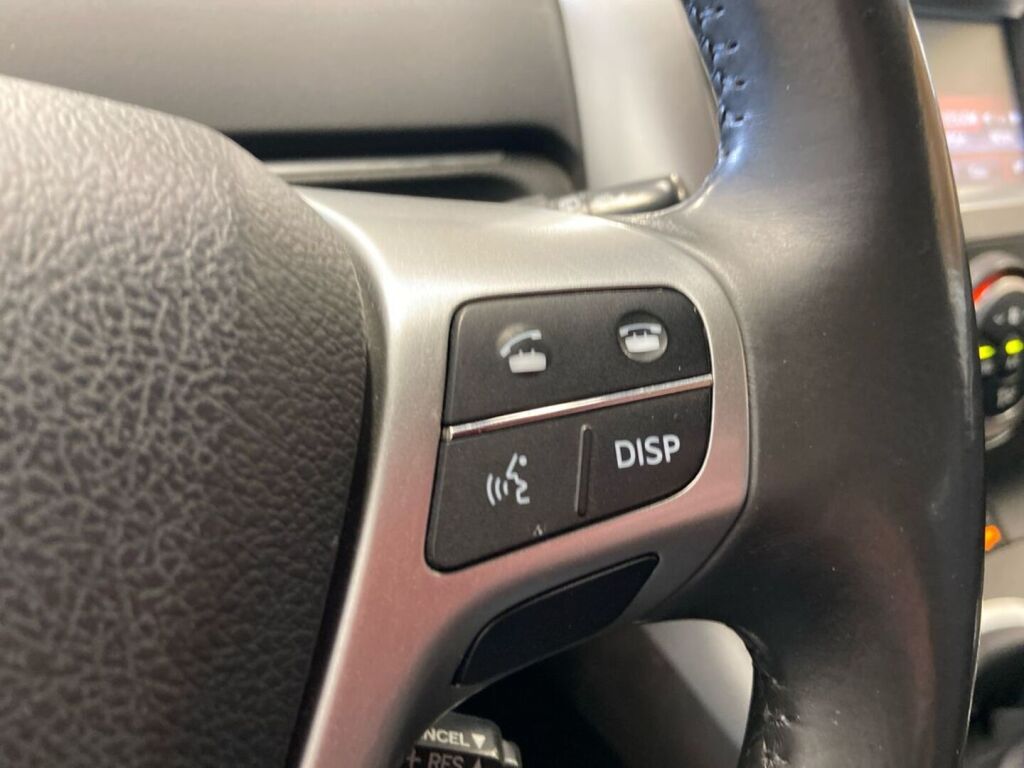 Toyota Verso 2014 Punainen