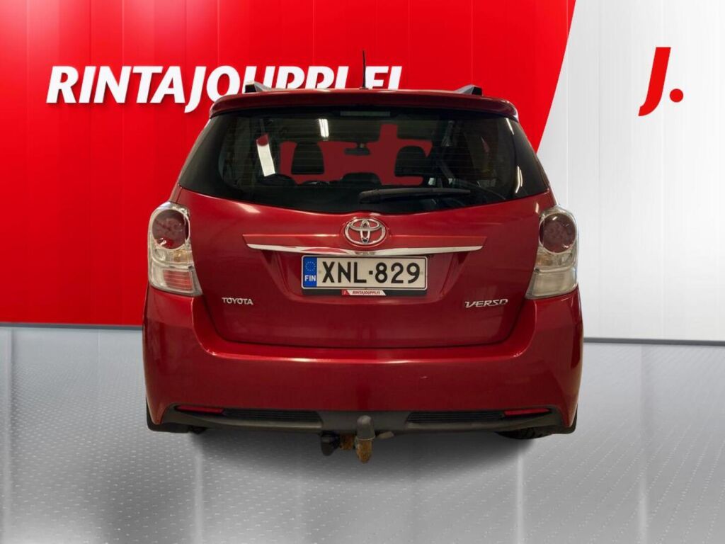 Toyota Verso 2014 Punainen