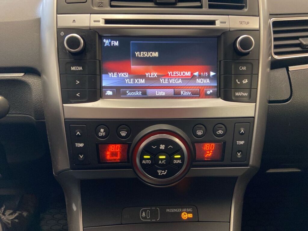 Toyota Verso 2014 Punainen