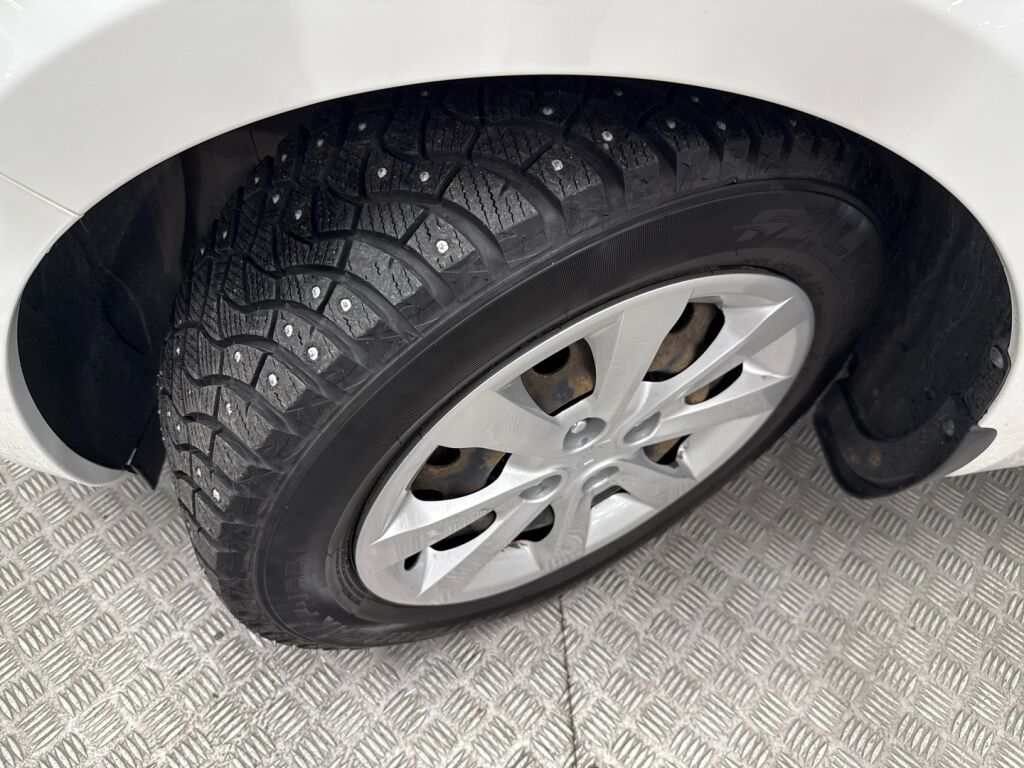 Kia Rio 2015 Valkoinen