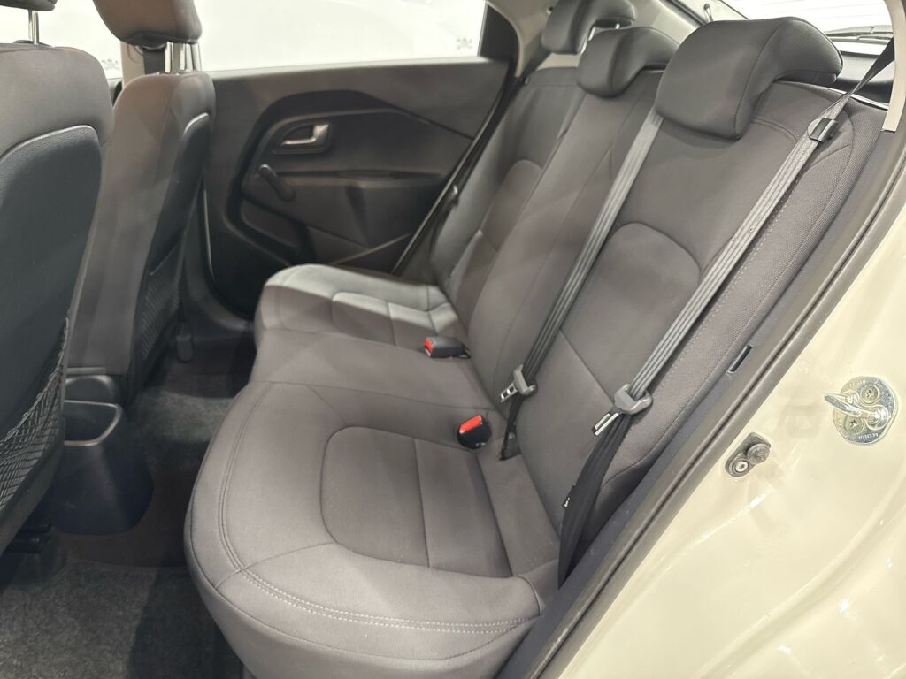 Kia Rio 2015 Valkoinen