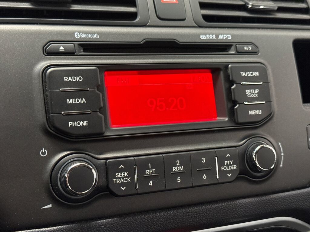 Kia Rio 2014 Sininen