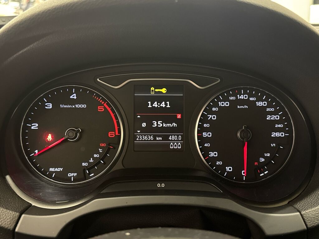Audi A3 2015 Musta
