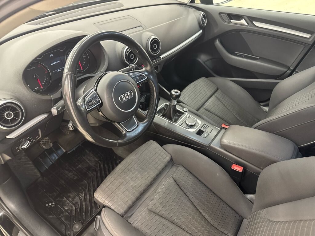 Audi A3 2015 Musta