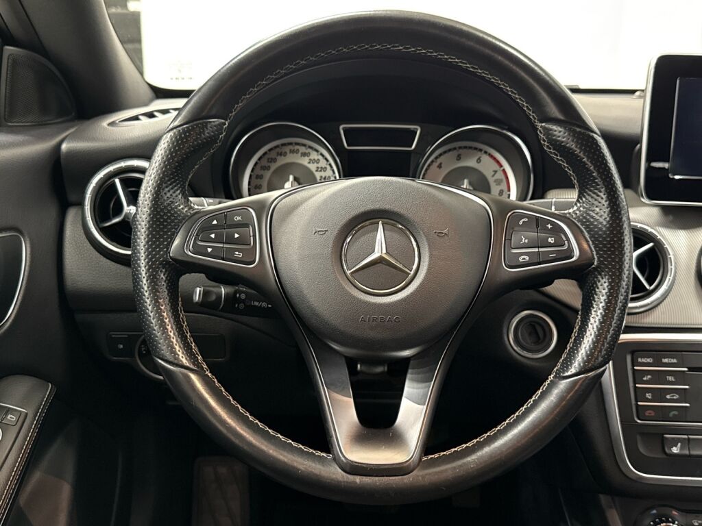 Mercedes-Benz CLA 2015 Valkoinen