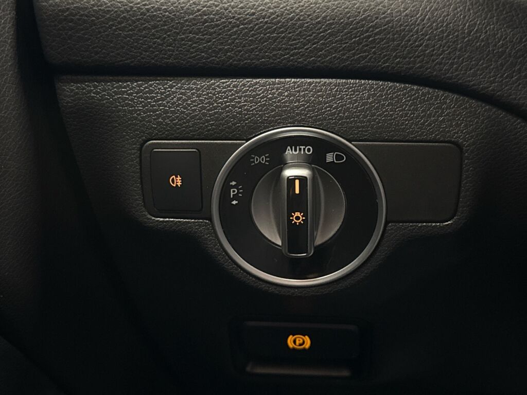 Mercedes-Benz CLA 2015 Valkoinen