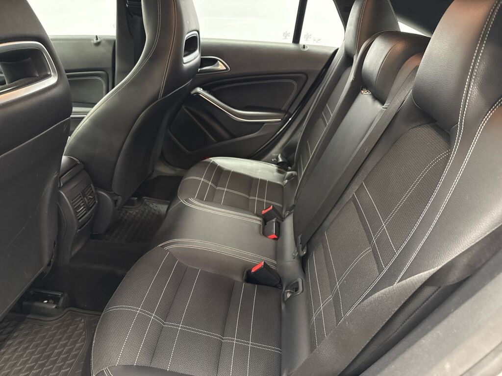 Mercedes-Benz CLA 2015 Valkoinen