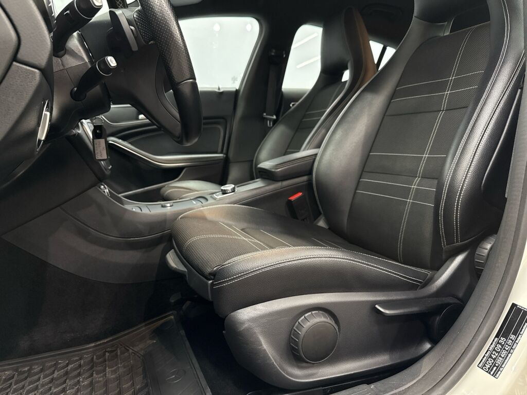 Mercedes-Benz CLA 2015 Valkoinen