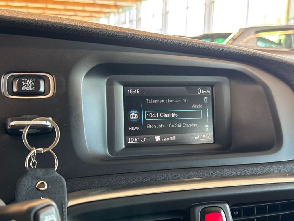 Volvo V40 2016 Sininen