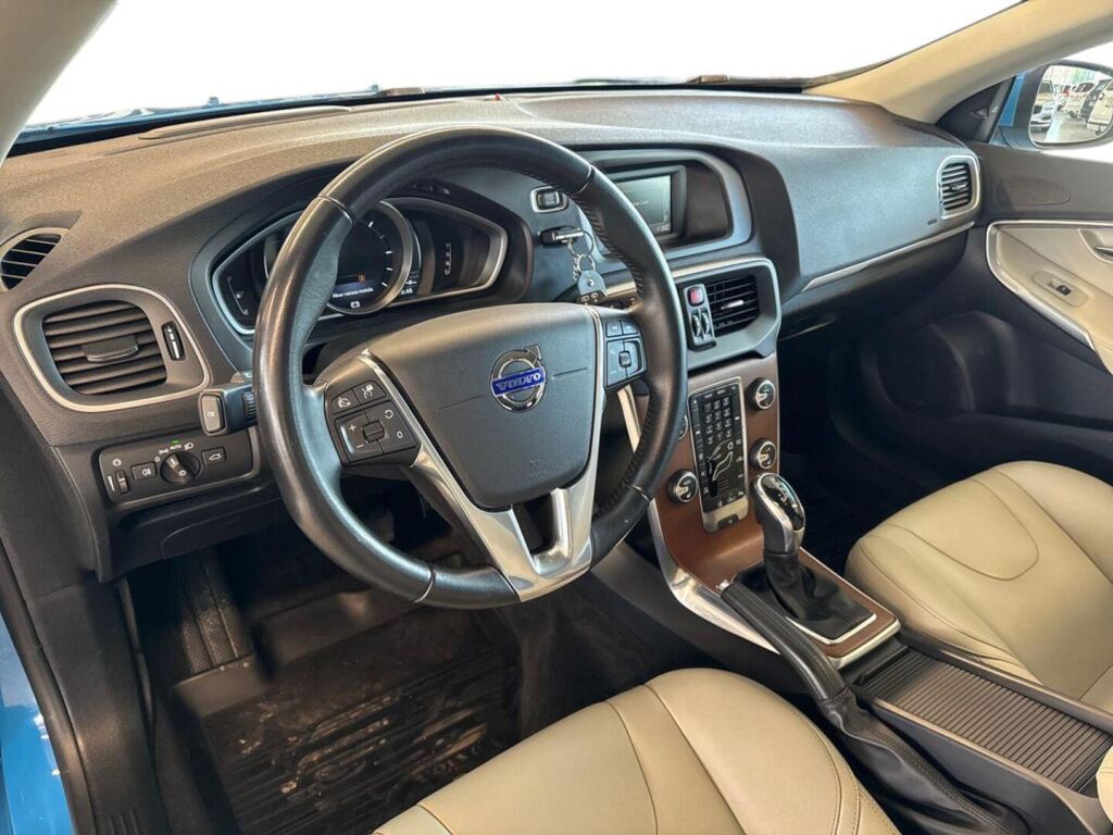 Volvo V40 2016 Sininen