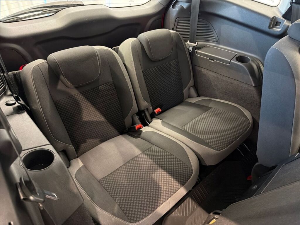 Ford Grand C-Max 2015 Punainen