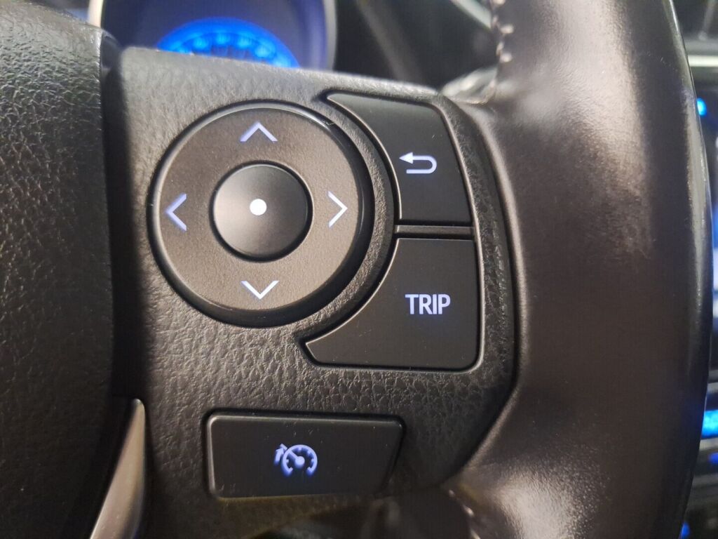 Toyota Auris 2016 Musta