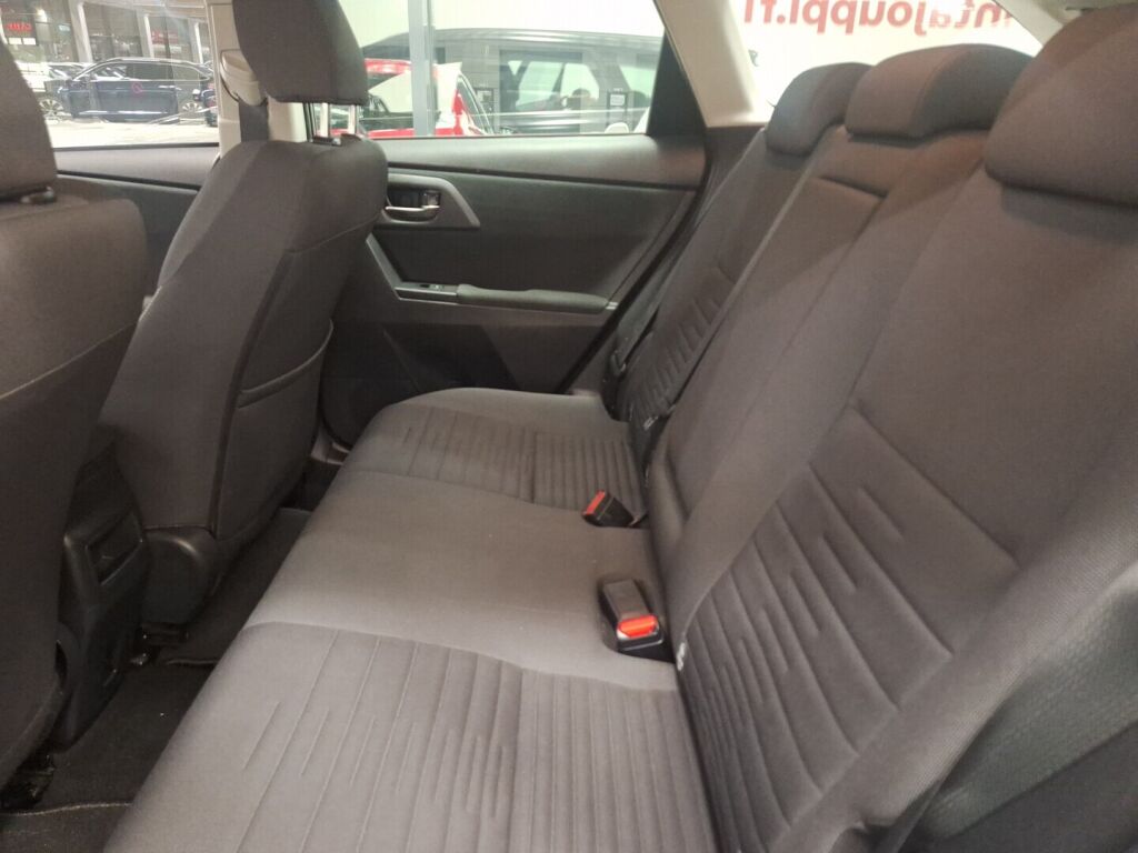 Toyota Auris 2016 Musta