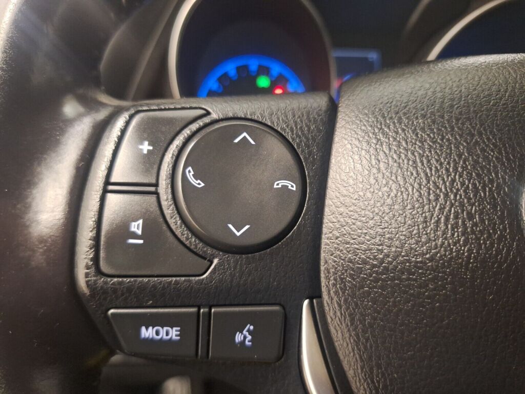 Toyota Auris 2016 Musta