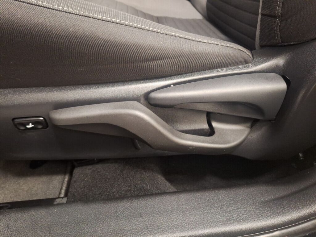 Toyota Auris 2016 Musta