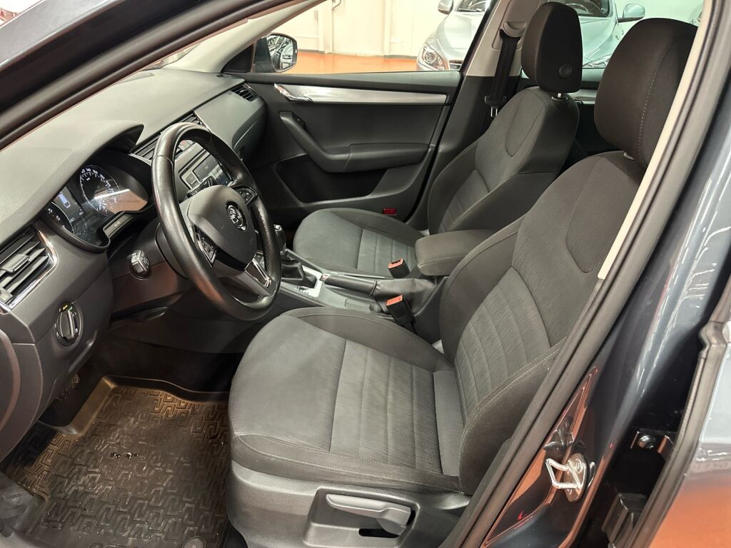 Skoda Octavia 2016 Harmaa