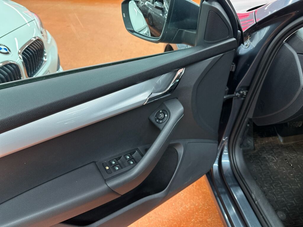 Skoda Octavia 2016 Harmaa