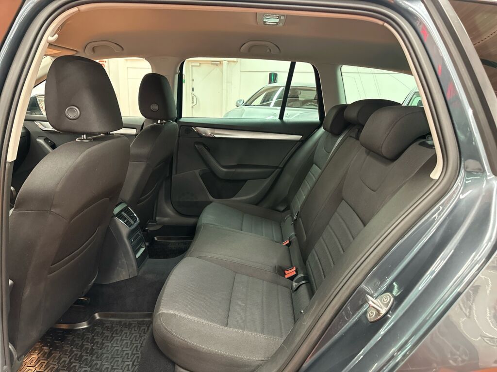 Skoda Octavia 2016 Harmaa