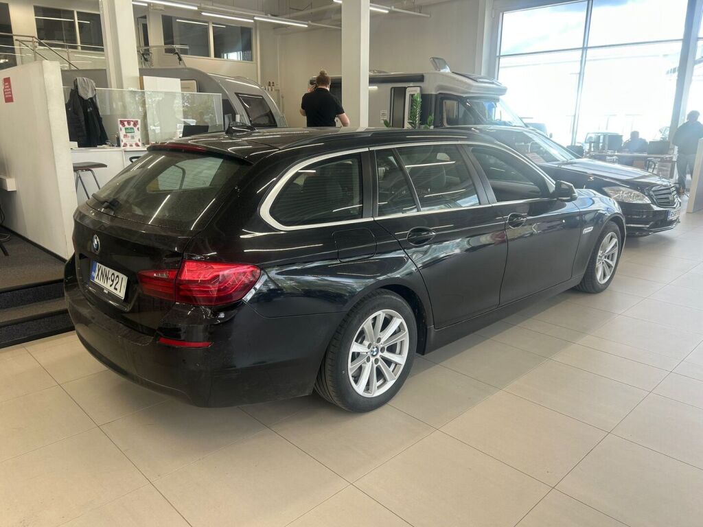 BMW 520 2017 Musta