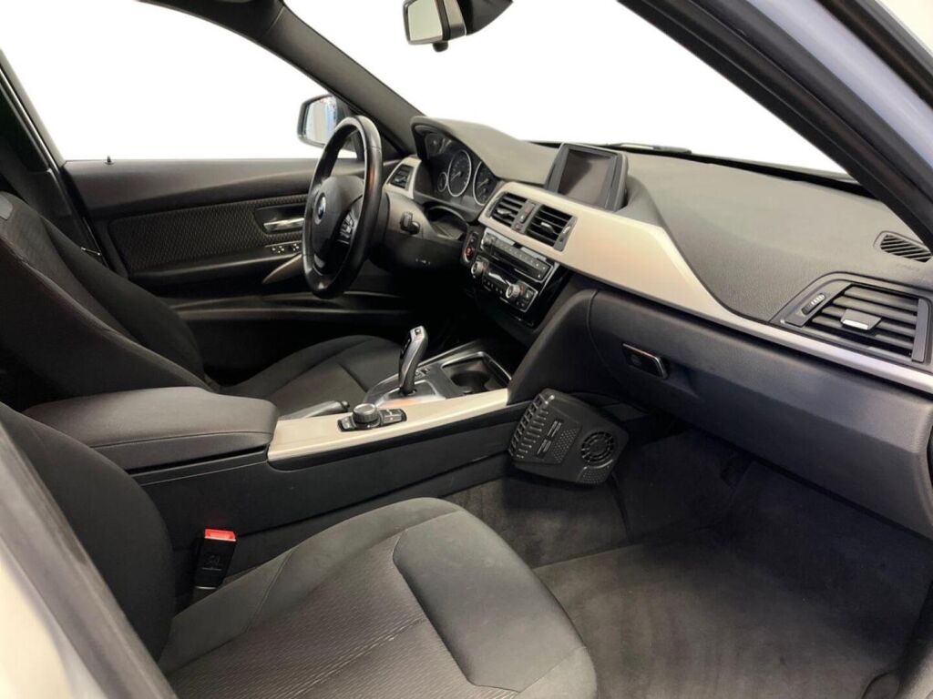 BMW 318 2016 Valkoinen