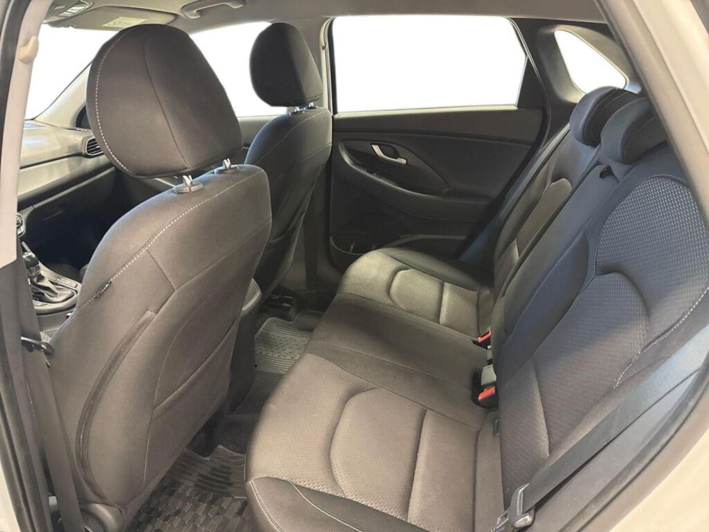 Hyundai i30 Hatchback 2019 Valkoinen