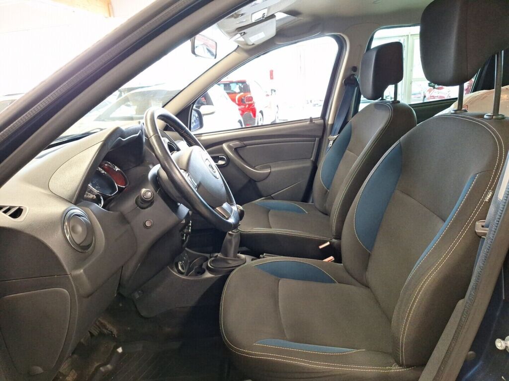 Dacia Duster 2015 Sininen