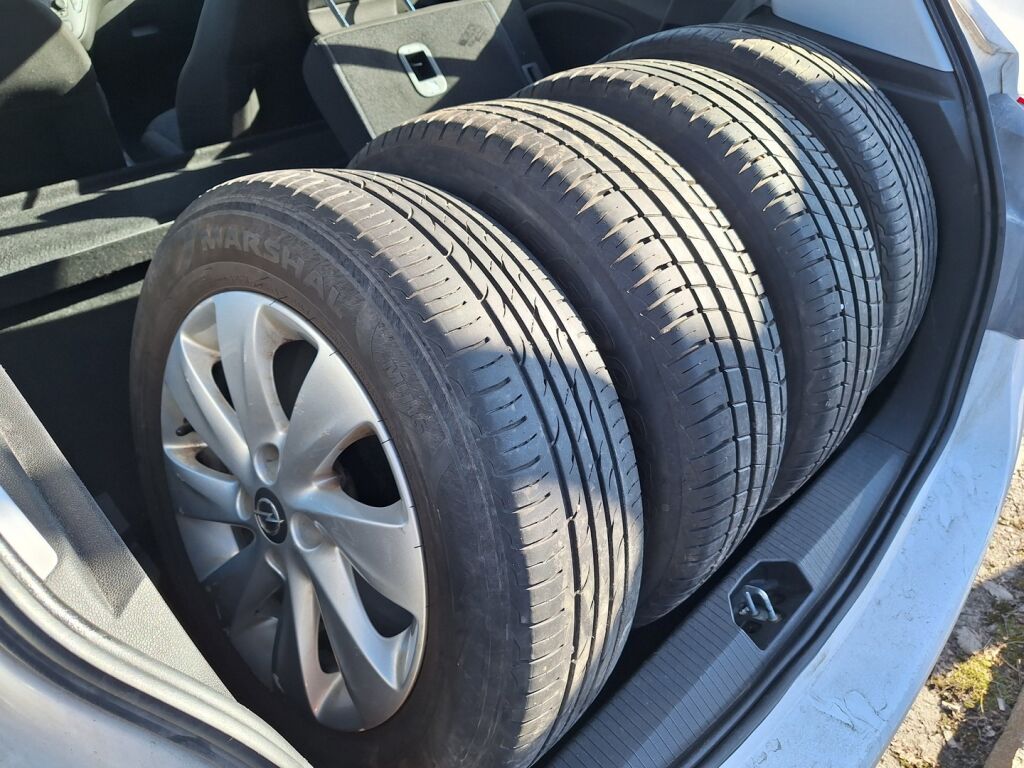 Opel Corsa 2015 Valkoinen