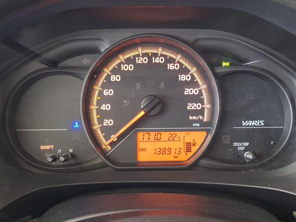Toyota Yaris 2015 Valkoinen
