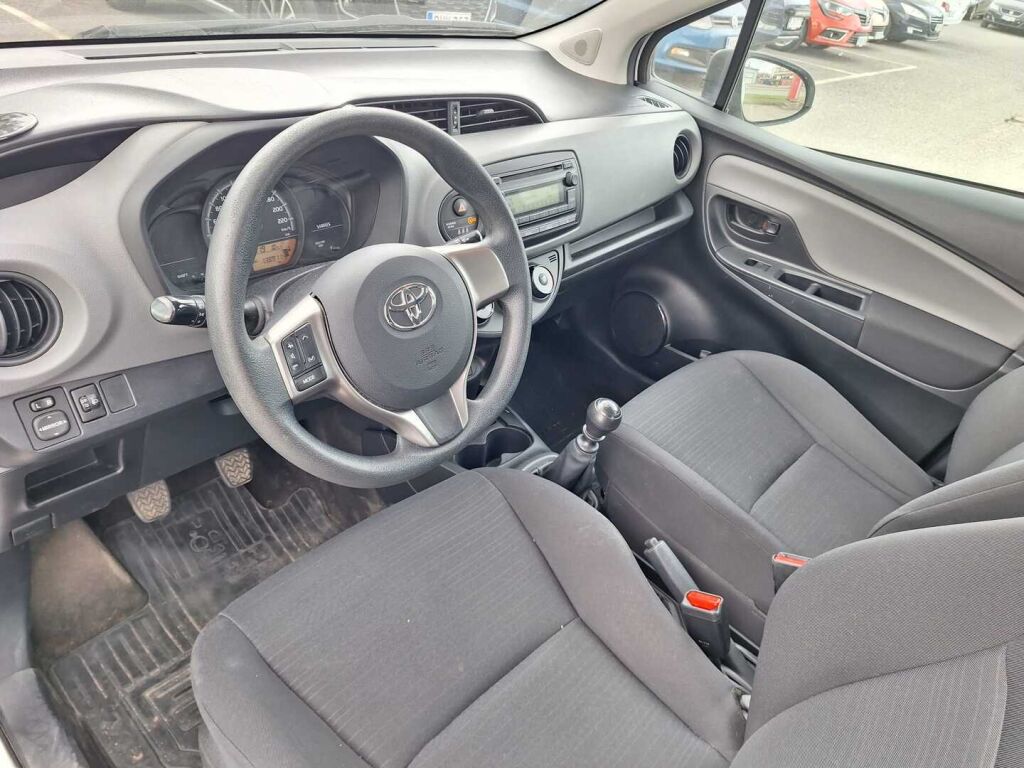 Toyota Yaris 2015 Valkoinen