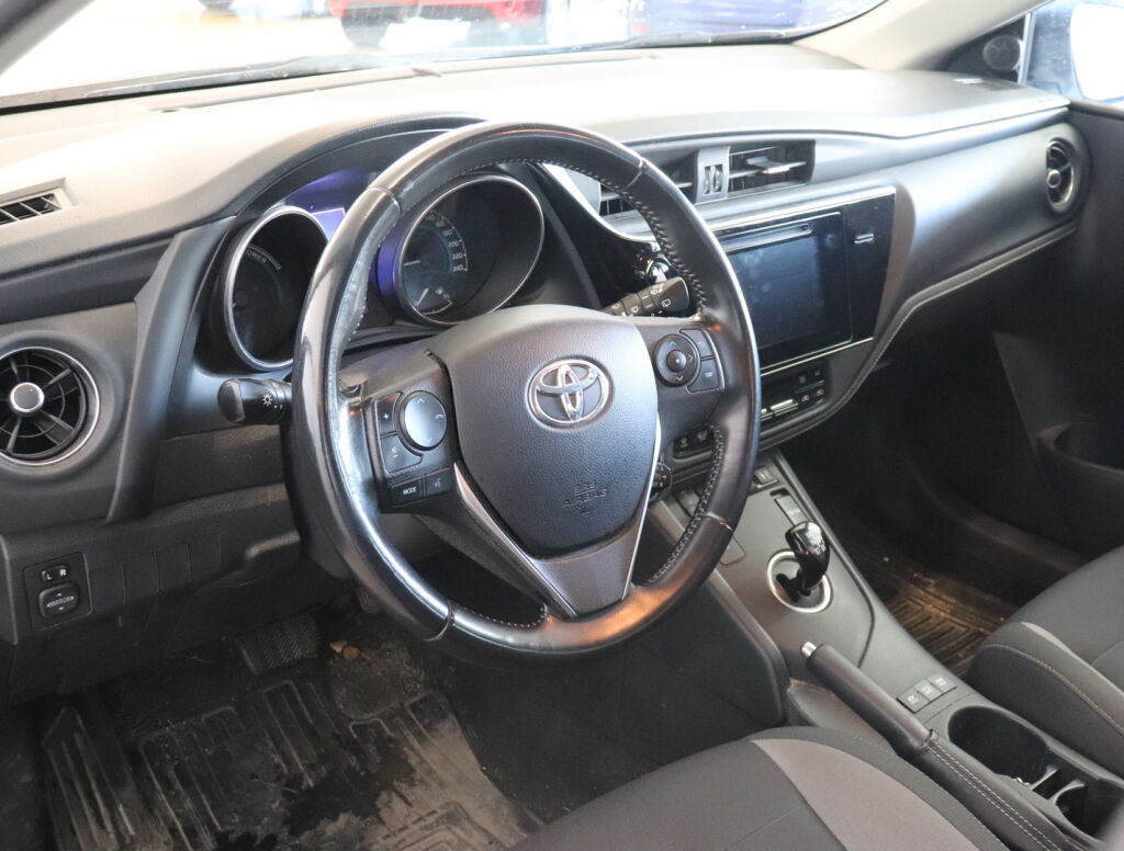 Toyota Auris 2015 Hopea