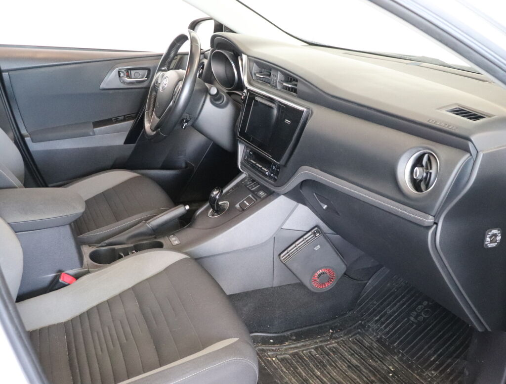 Toyota Auris 2015 Hopea