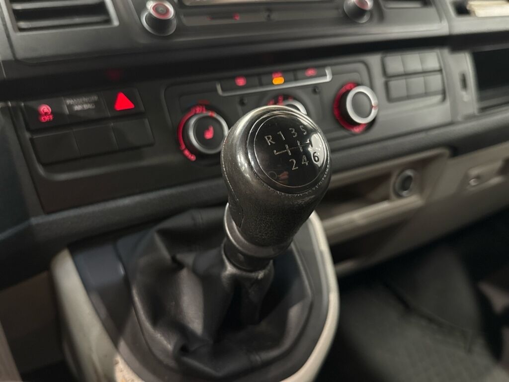 Volkswagen Transporter 2016 Harmaa