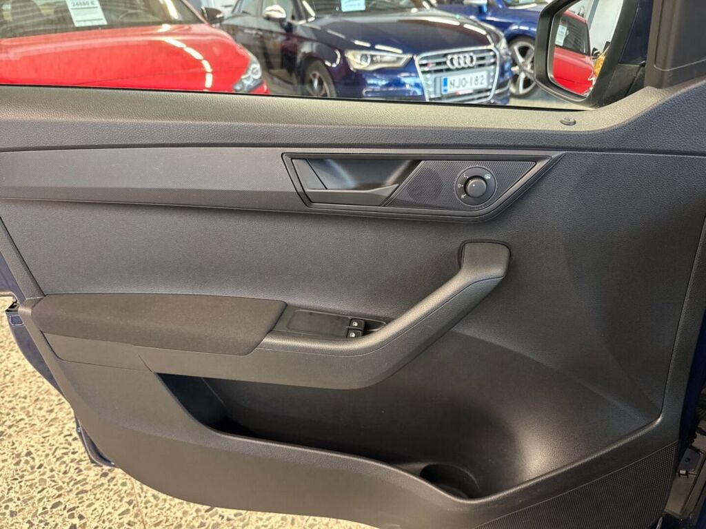 Skoda Fabia 2015 Sininen